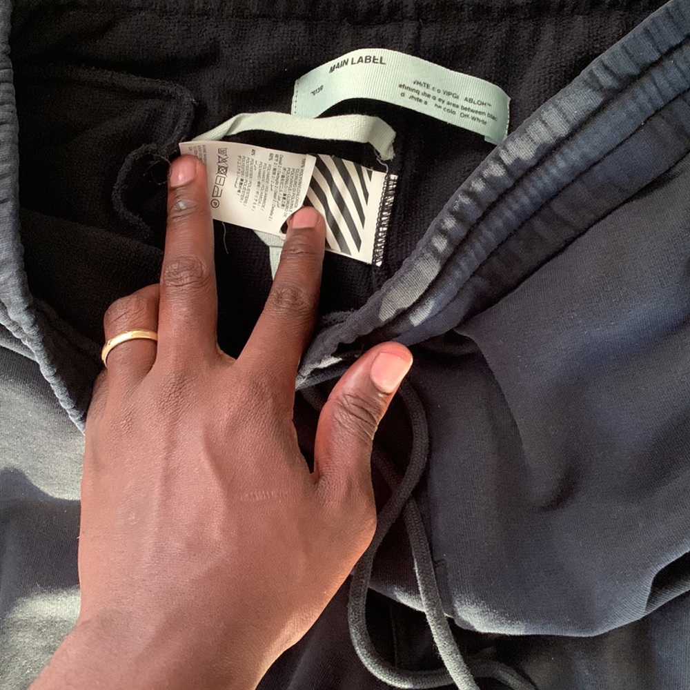 Off-White Sweatpants - image 4